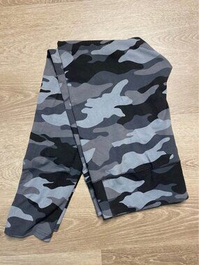 Wild Fable XL Camel Capri Pants – Black & Gray Patterned, Casual Stretch Fit